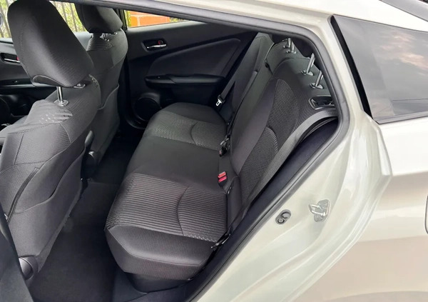 Toyota Prius cena 89900 przebieg: 6340, rok produkcji 2017 z Ząbki małe 326